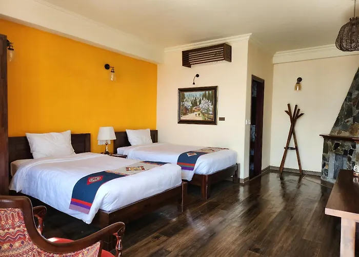 Cat Cat Galerie D'Art